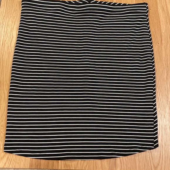 Seed Stretch Skirt - Picture 2 of 2